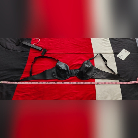 Elegant Moments Black 100% Leather Bra size 40 - Picture 3 of 6